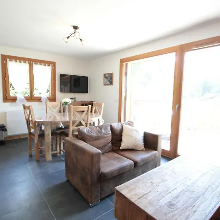 Spacieux 4 Pieces, 6 Couchages, Terrasse, Pres Pistes Et Commerces, Parking Couvert, Casier A Skis - Fr-1-572-244 Apartment *