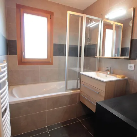 Spacieux 4 Pieces, 6 Couchages, Terrasse, Pres Pistes Et Commerces, Parking Couvert, Casier A Skis - Fr-1-572-244 Les Carroz d'Araches